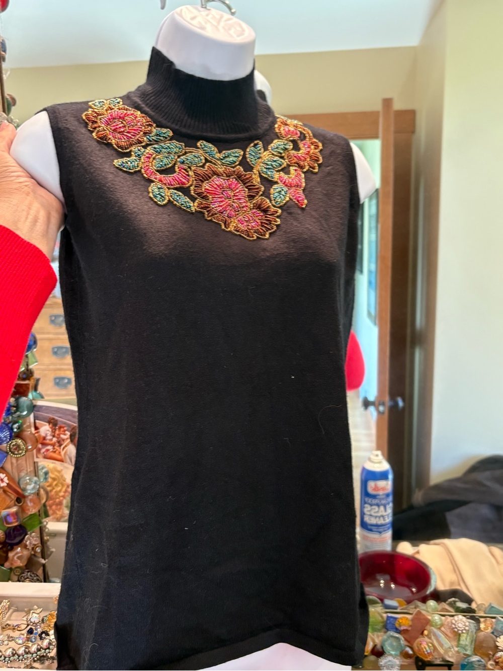 RARE VINTAGE Carol Patterson Sleeveless Sweater Beaded Floral Sleeveless Mock M